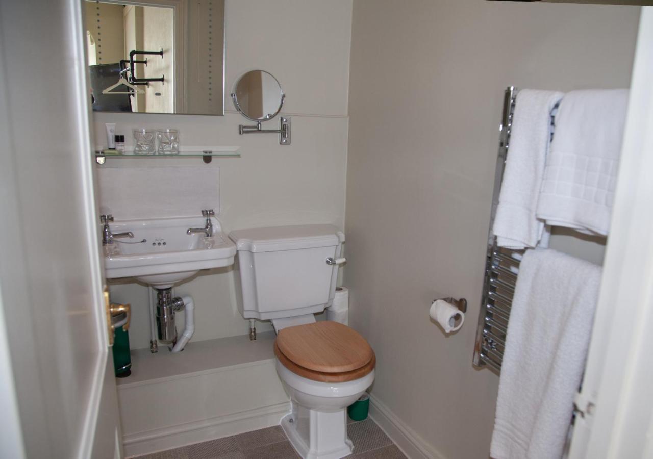 The Kings Arms Hotel Malmesbury Luaran gambar